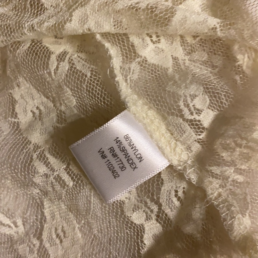 LACE tank - Picture 3 of 5